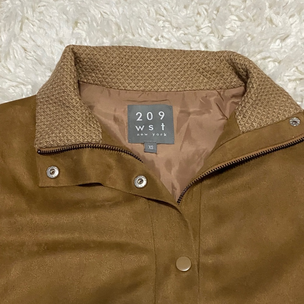 209 wst Brown Women's  zipper and button up bomber jacket VGUC business casual - Picture 3 of 16